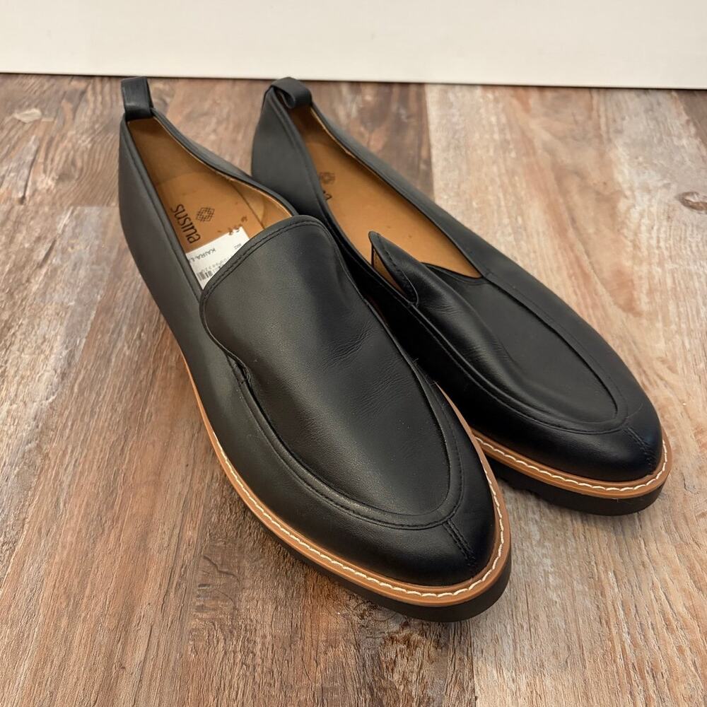 Susina Black Leather Loafers, smooth black leather, slip-on size 8 women’s EUC